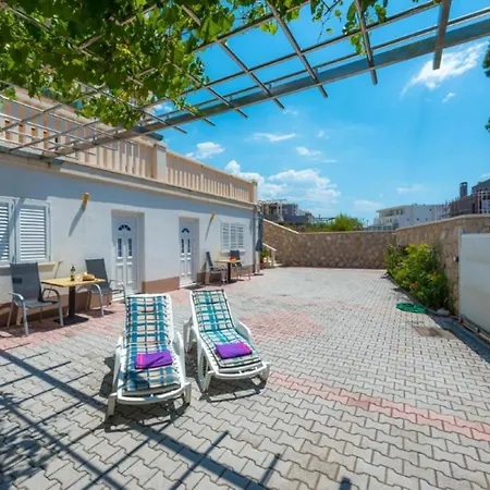 Borna With Free Parking *