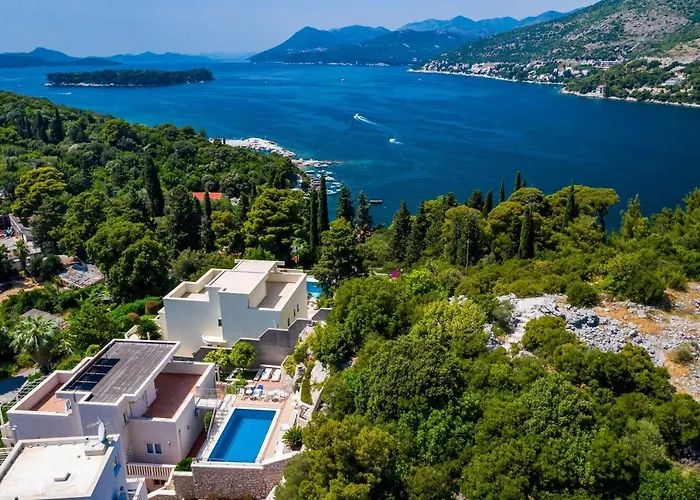 Апартаменты Borna With Free Parking