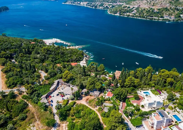 Апартаменты Borna With Free Parking *