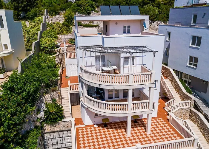 Borna With Free Parking Apartmán