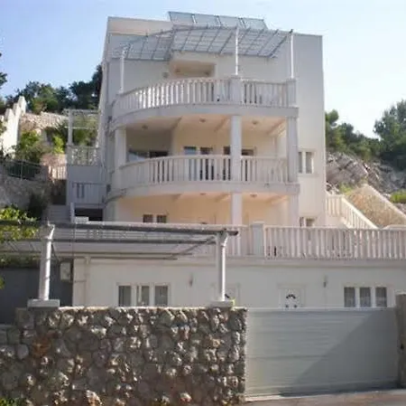 Borna With Free Parking *